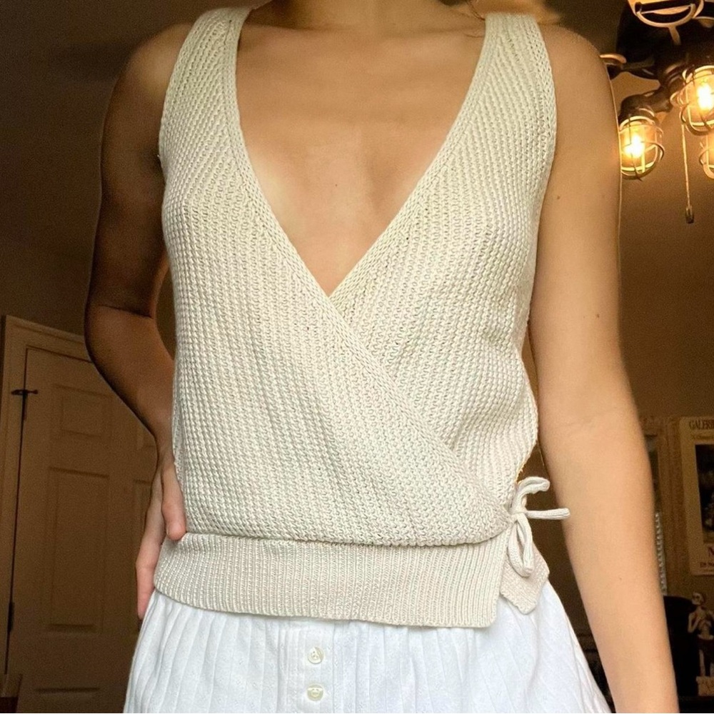 Moon & Madison Sleeveless Knit Sweater
